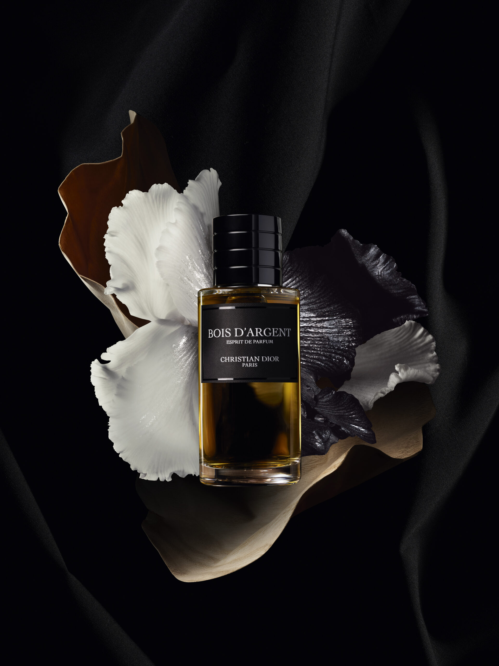Bois d’Argent Esprit de Parfum عندما يتحول العطر إلى قطعة كوتور تحمل على البشرة إحساس " Skin-to-Skin" لا يُنسى