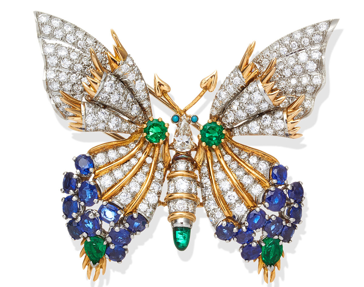 بين الضوء واللون… تولد فراشة من أحجار نادرة تحاكي سحر التحوّل