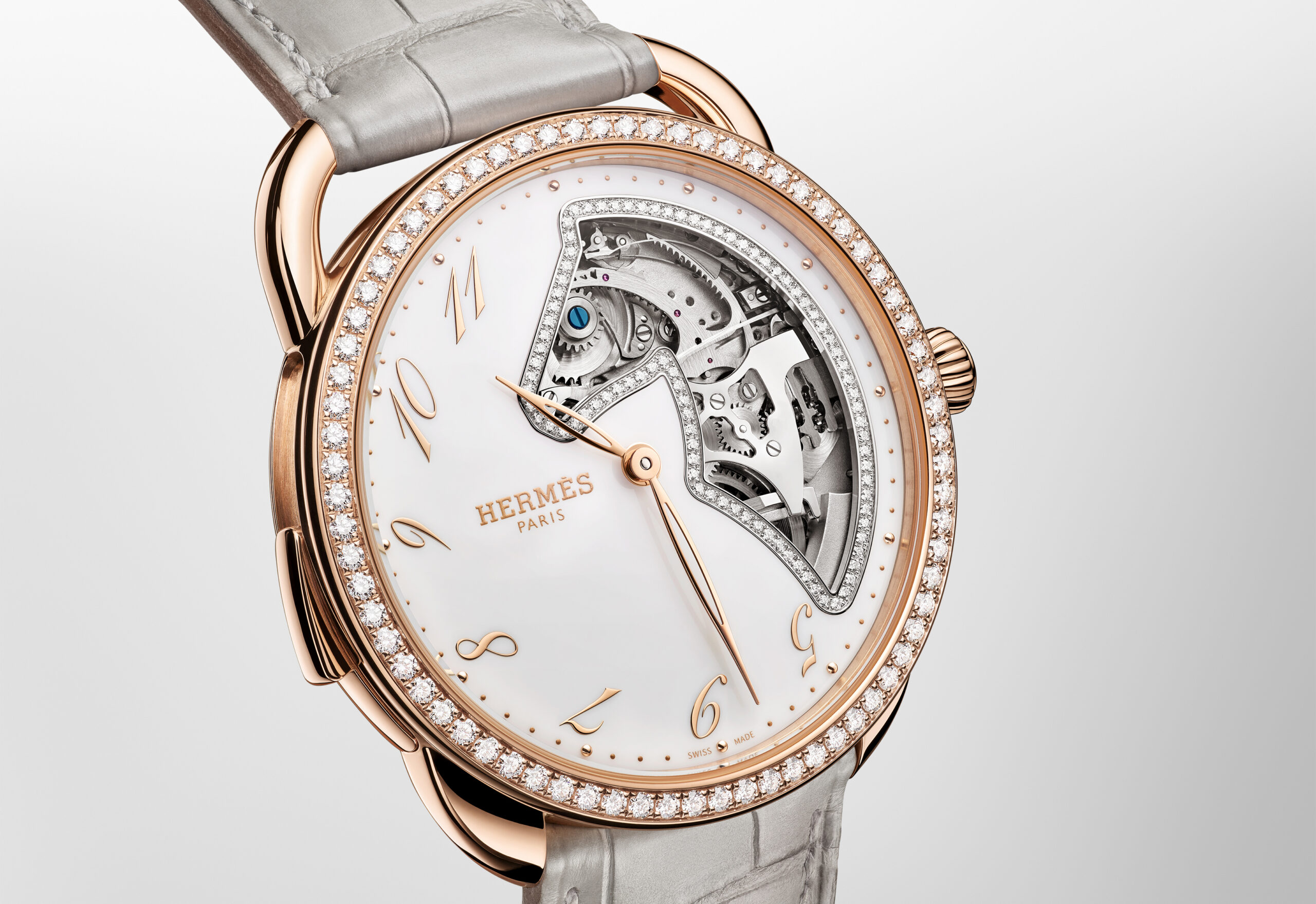 هيرمس في Watches & :Wonders ساعات تجمع بين الحرفة والخيال