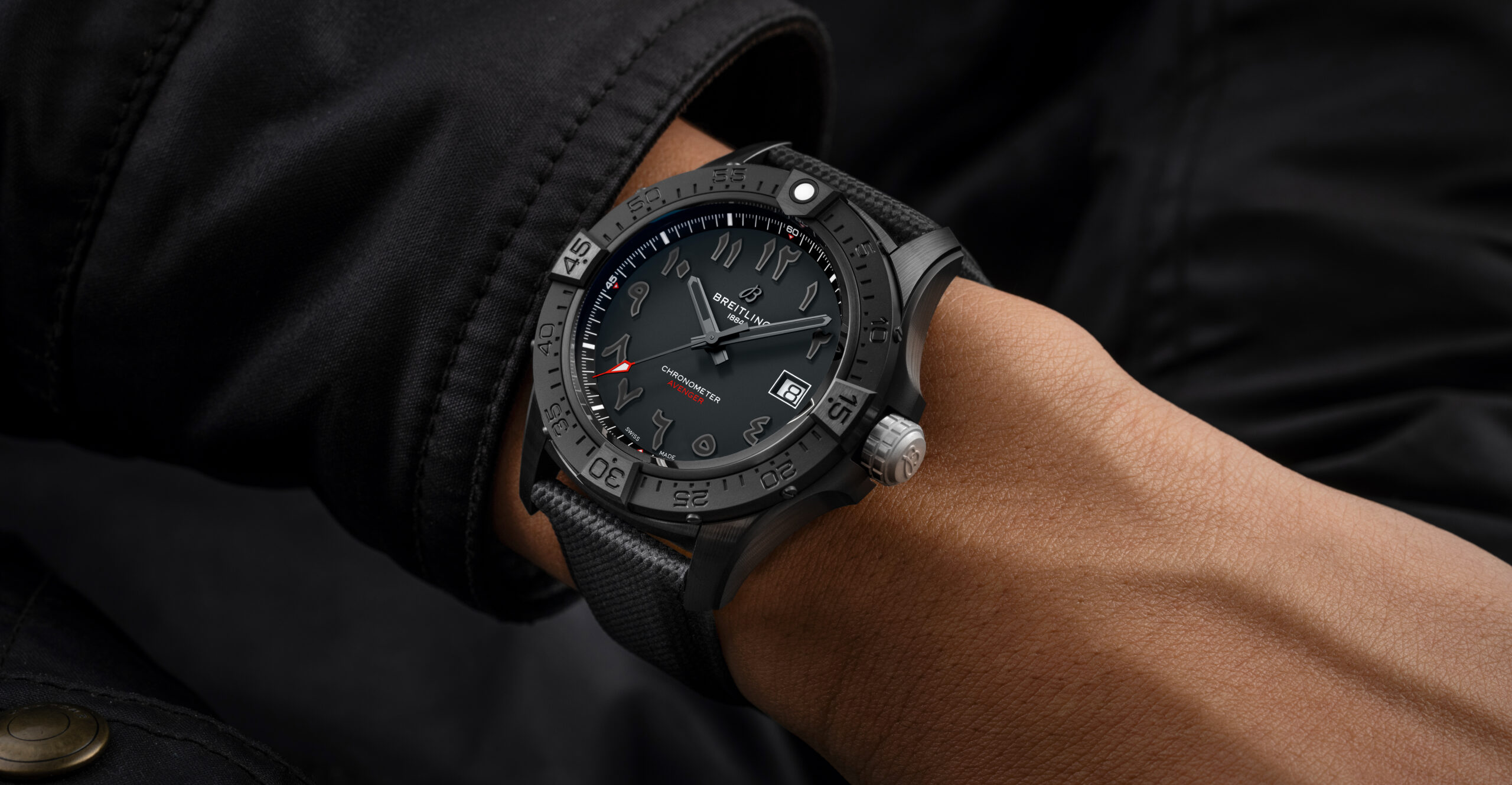 Breitling Avenger‭ ‬42‭ ‬Night Mission ‭ ‬تعكس‭ ‬التزام‭ ‬الدار‭ ‬بالأسلوب‭  ‬الراقي‭ ‬الذي‭ ‬تتميّز‭ ‬به‭ ‬منطقة‭ ‬الشرق‭ ‬الأوسط