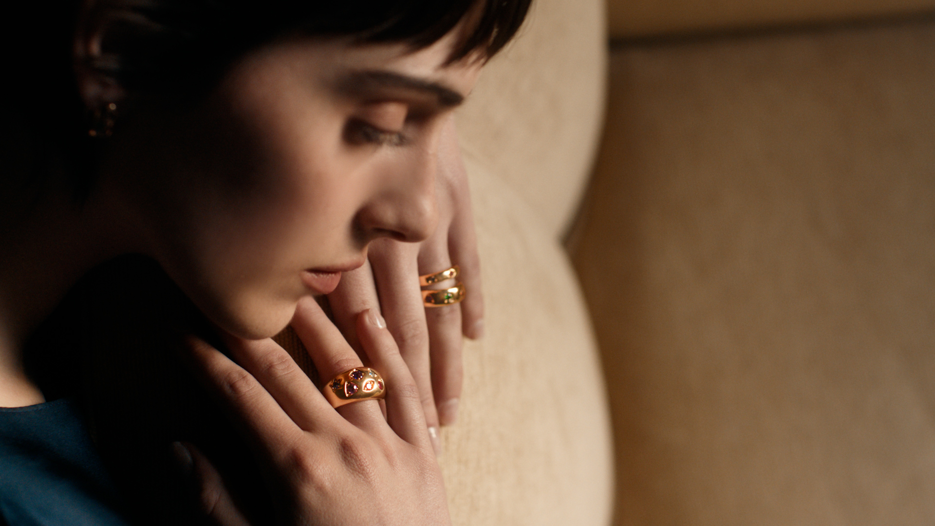 مصممة للارتداء اليومي بكل راحة وأناقة. خواتم إكونيكا الجديدة من بوميلاتو