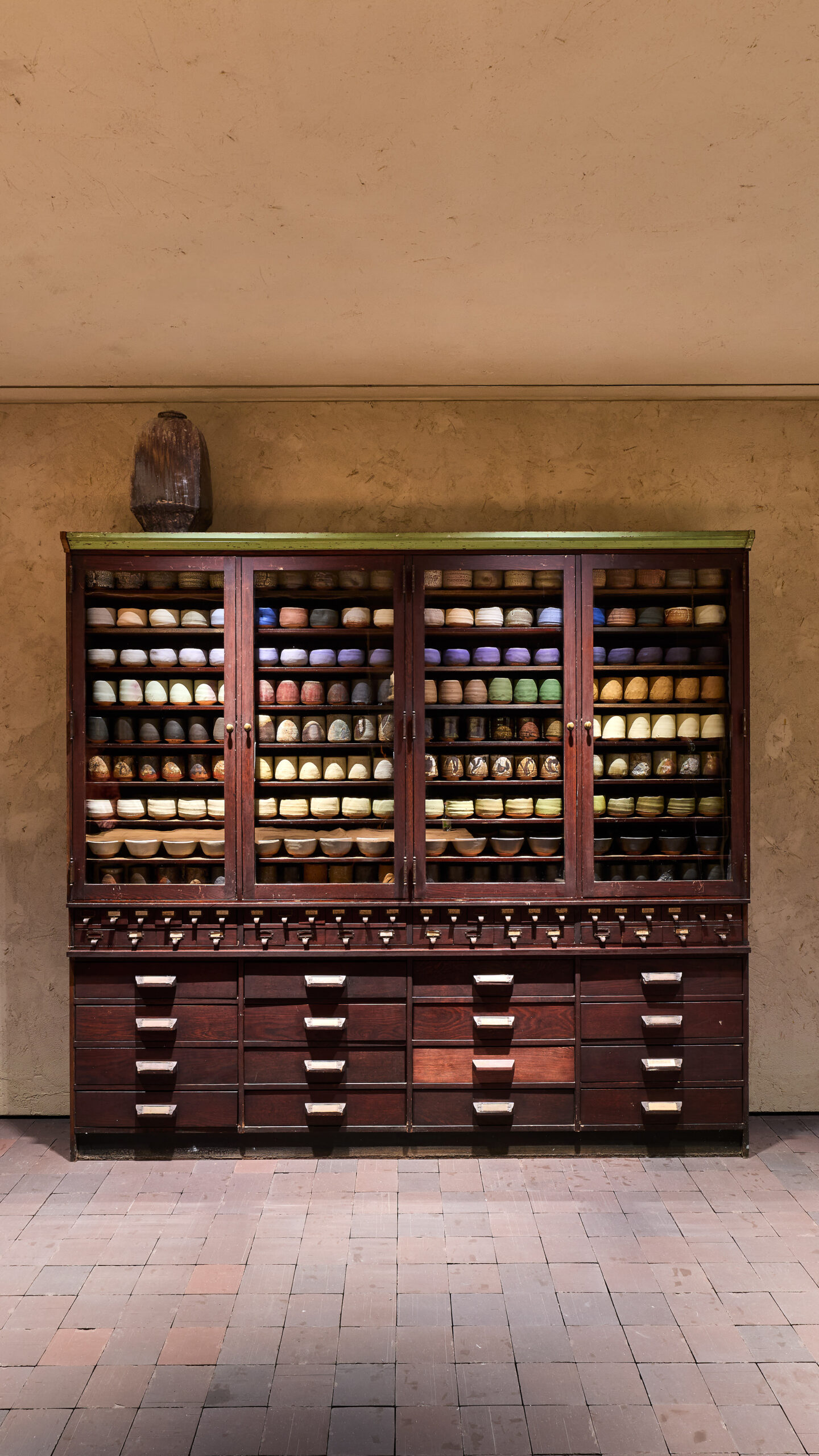 مساحات حميمية وطقوس معيشة: تجربة غامرة تمزج الحرفية اليابانية بالذاكرة والصوت والتأمل