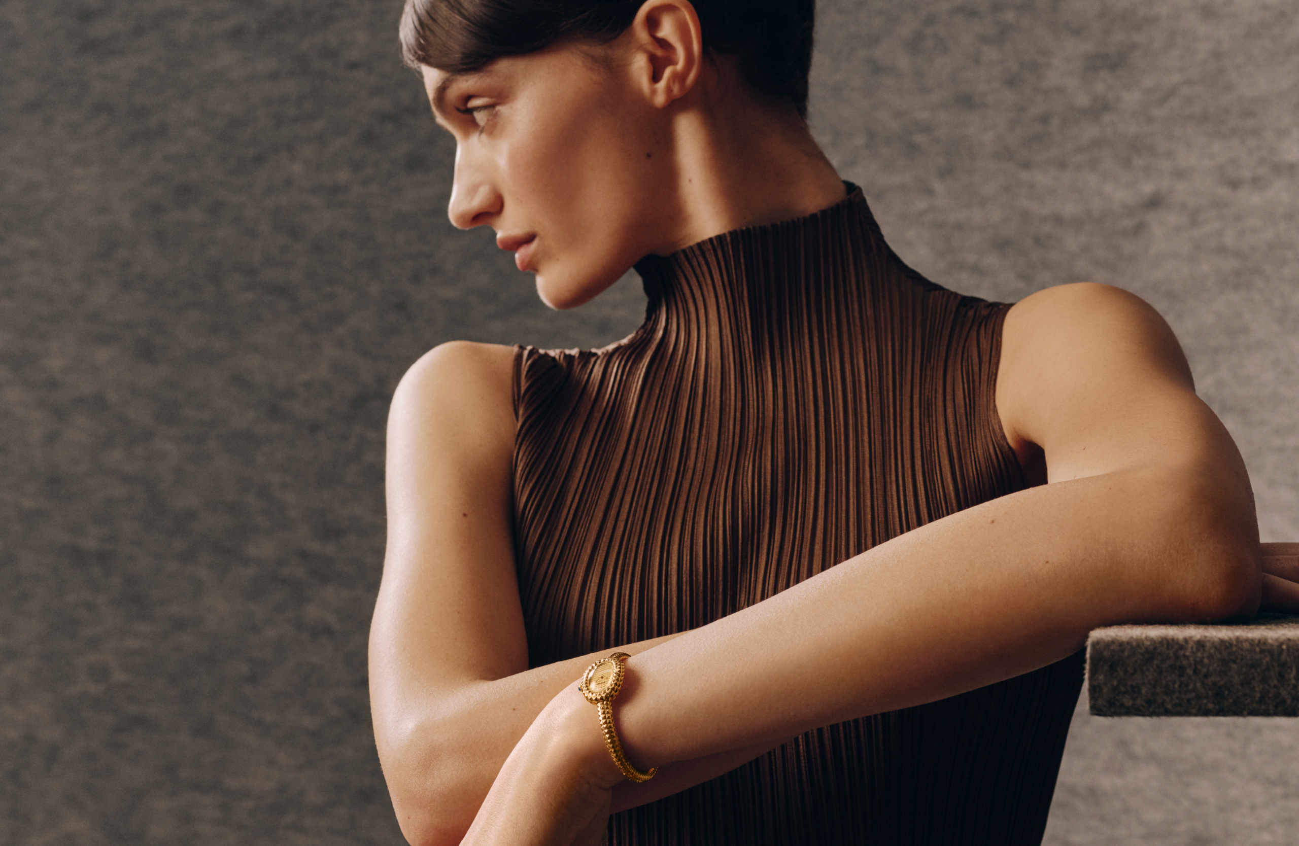 كارتييه في Watches & Wonders حين تتحوّل الساعات إلى مجوهرات تنبض بالغموض والهندسة