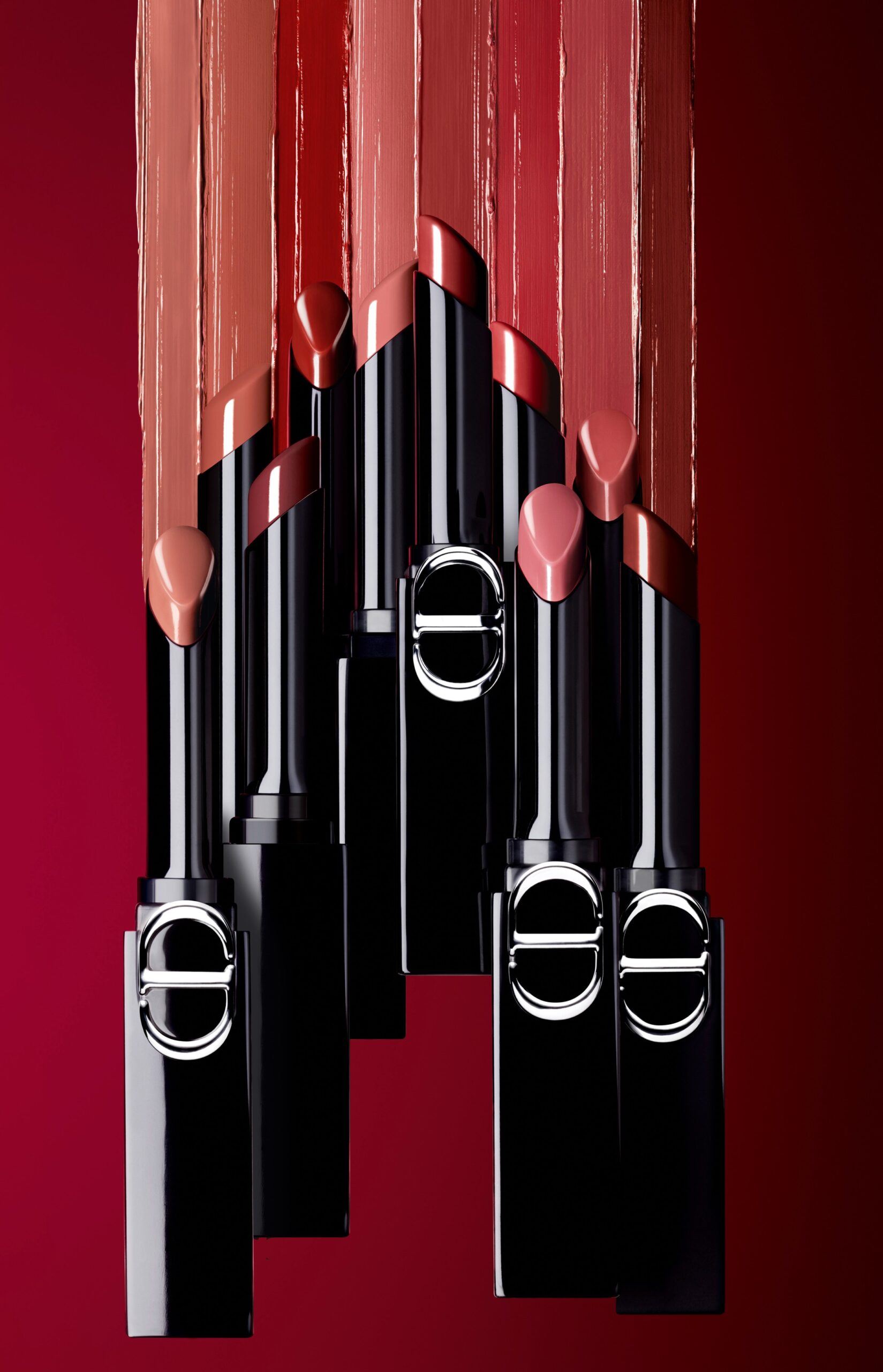 ديور تكشف عن أحمر الشفاه الثوري Rouge Dior On Stage   