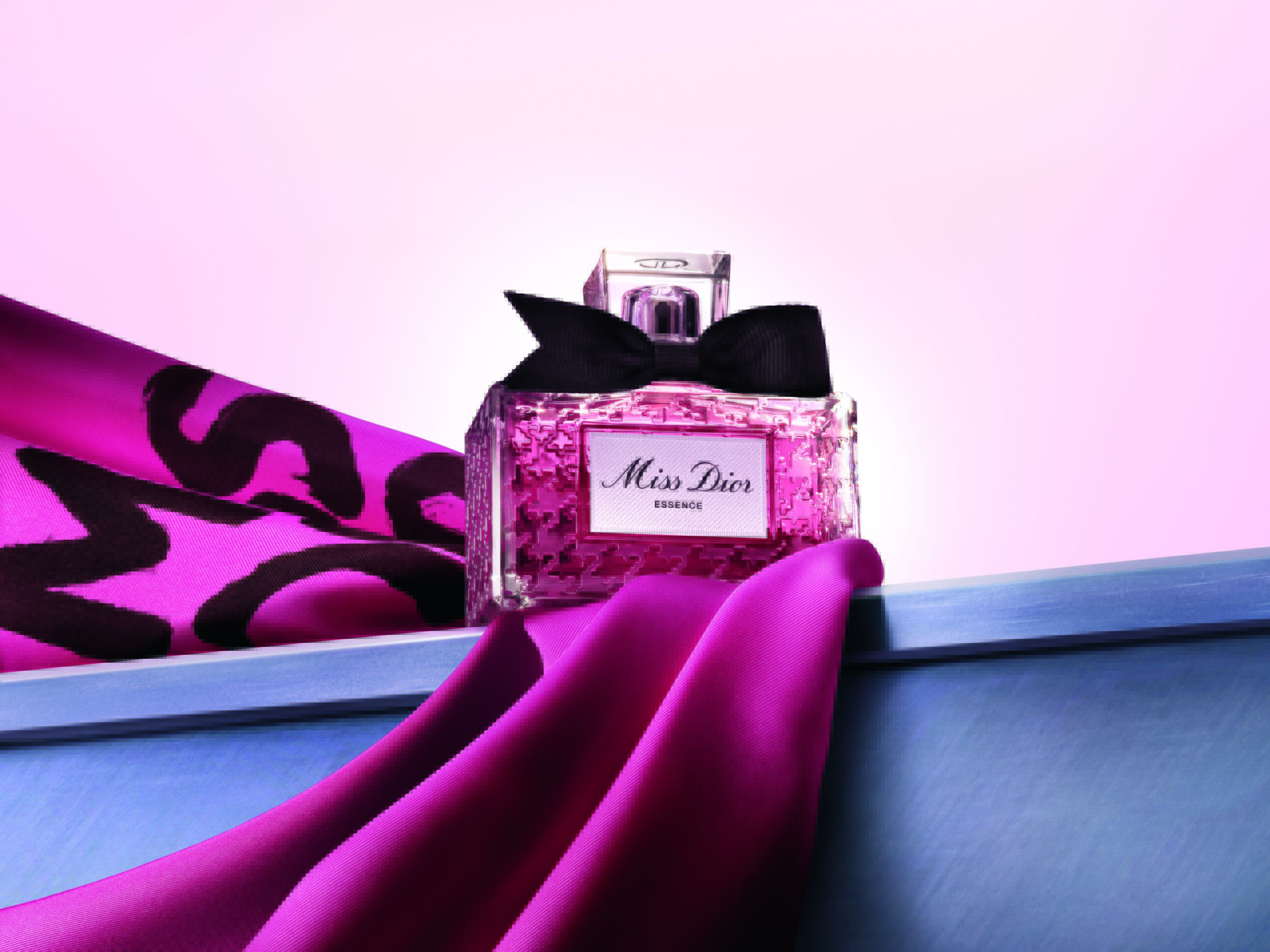 Miss Dior Essence : بيان عطري جريء من فرانسيس كركدجيان