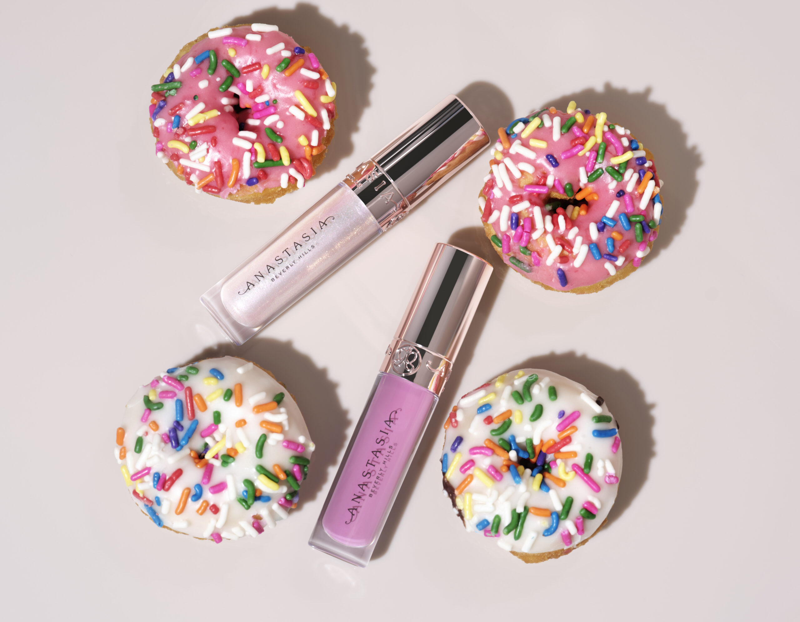 أنستازيا بيفرلي هيلز تكشف عن مجموعة موسم أعياد 2025