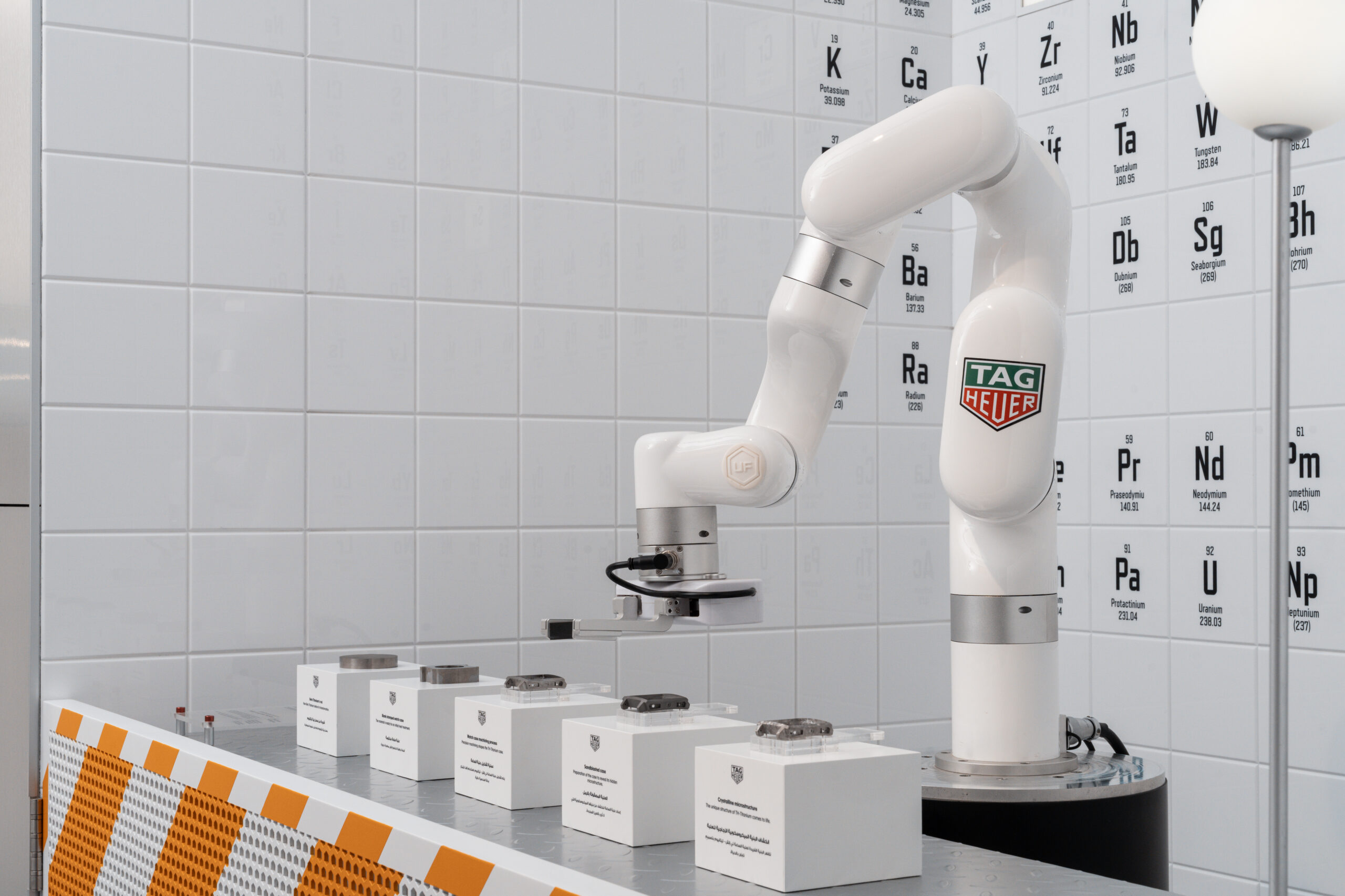 عرض مباشر لابتكارات تاغ هوير المتقدمة مثل سبيكة TH-Titanium والمذبذب  TH-Carbonspring