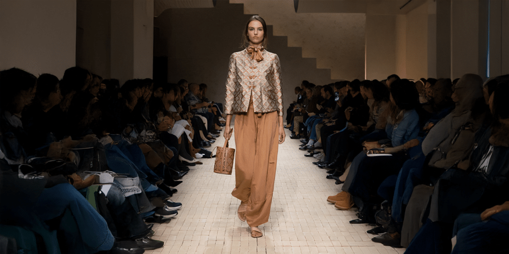 أمبوريو آرماني تكشف عن مجموعة Ritorni خلال أسبوع الموضة في ميلانو