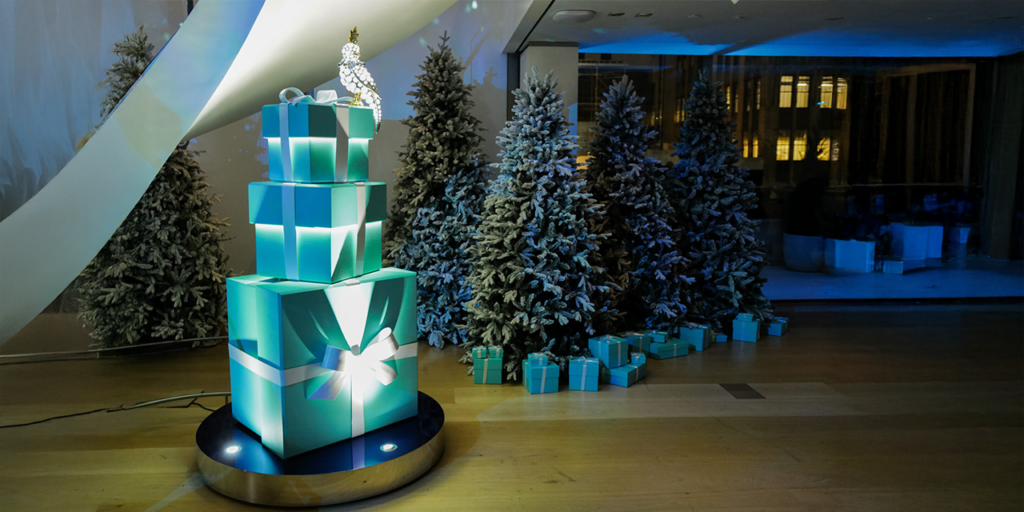 تيفاني آند كو تحتفي بموسم الأعياد بحضور النجوم وإبداعاتها الساحرة