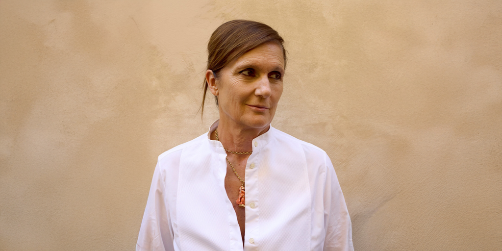 عودة مدوية: ماريا غراتسيا كيوري تتولى دفة الإبداع في فندي