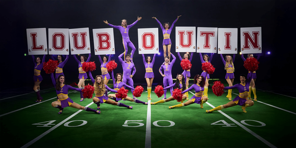 كريستيان لوبوتان يعيد تعريف المسرح والموضة في عرض Loubi Show لصيف 2026