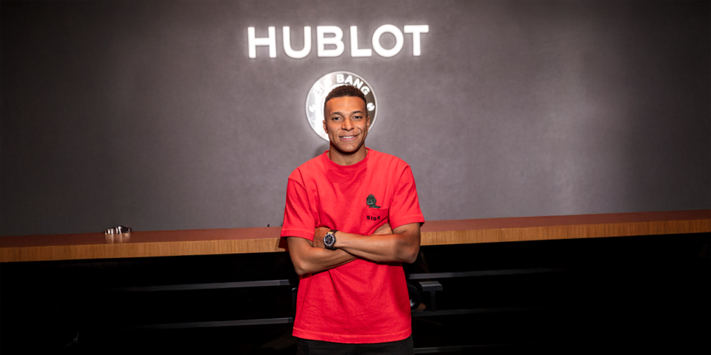 كيليان مبابي يضيء جناح هوبلو في أسبوع دبي للساعات 2025