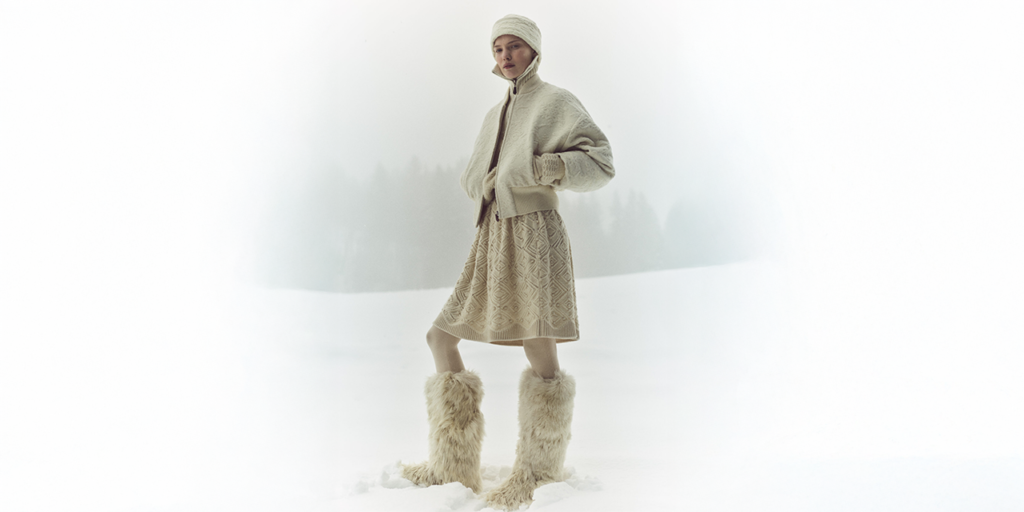 لورو بيانا تكشف عن مجموعة الأعياد: فخامة الأقمشة والقصات المريحة