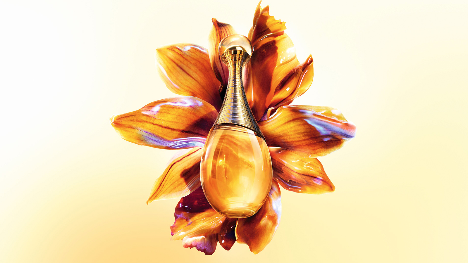 عندما‭ ‬تتحوّل‭ ‬الأنوثة‭ ‬إلى‭ ‬رحيق‭ ‬مشع Dior J’Adore Intense