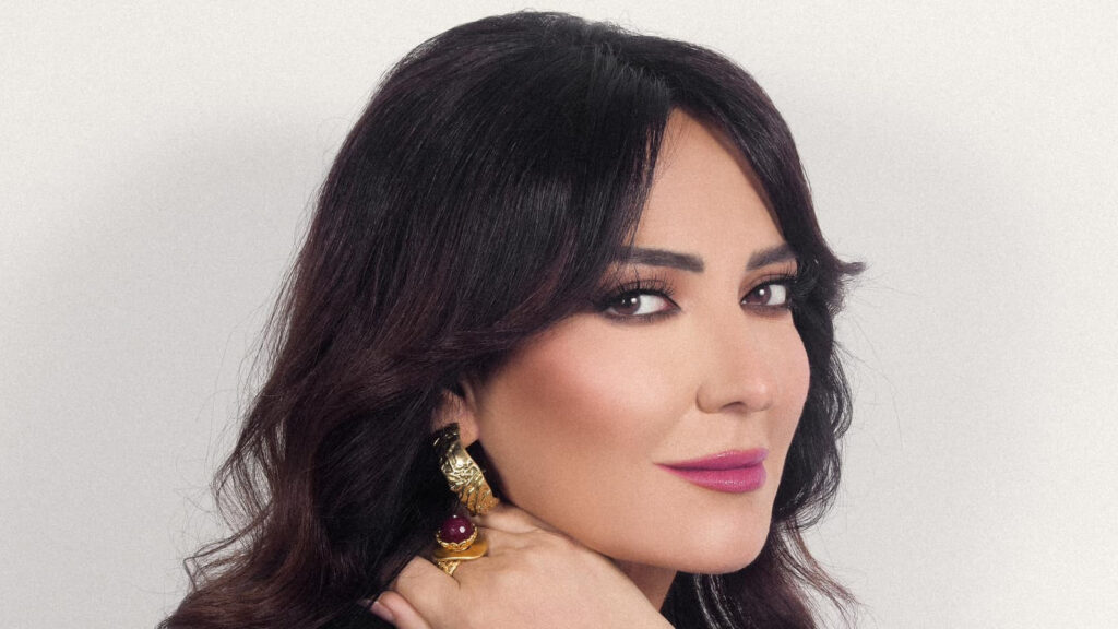 أمل عرفة: حضور استثنائي يعبر الأجيال ويواكب التغيير