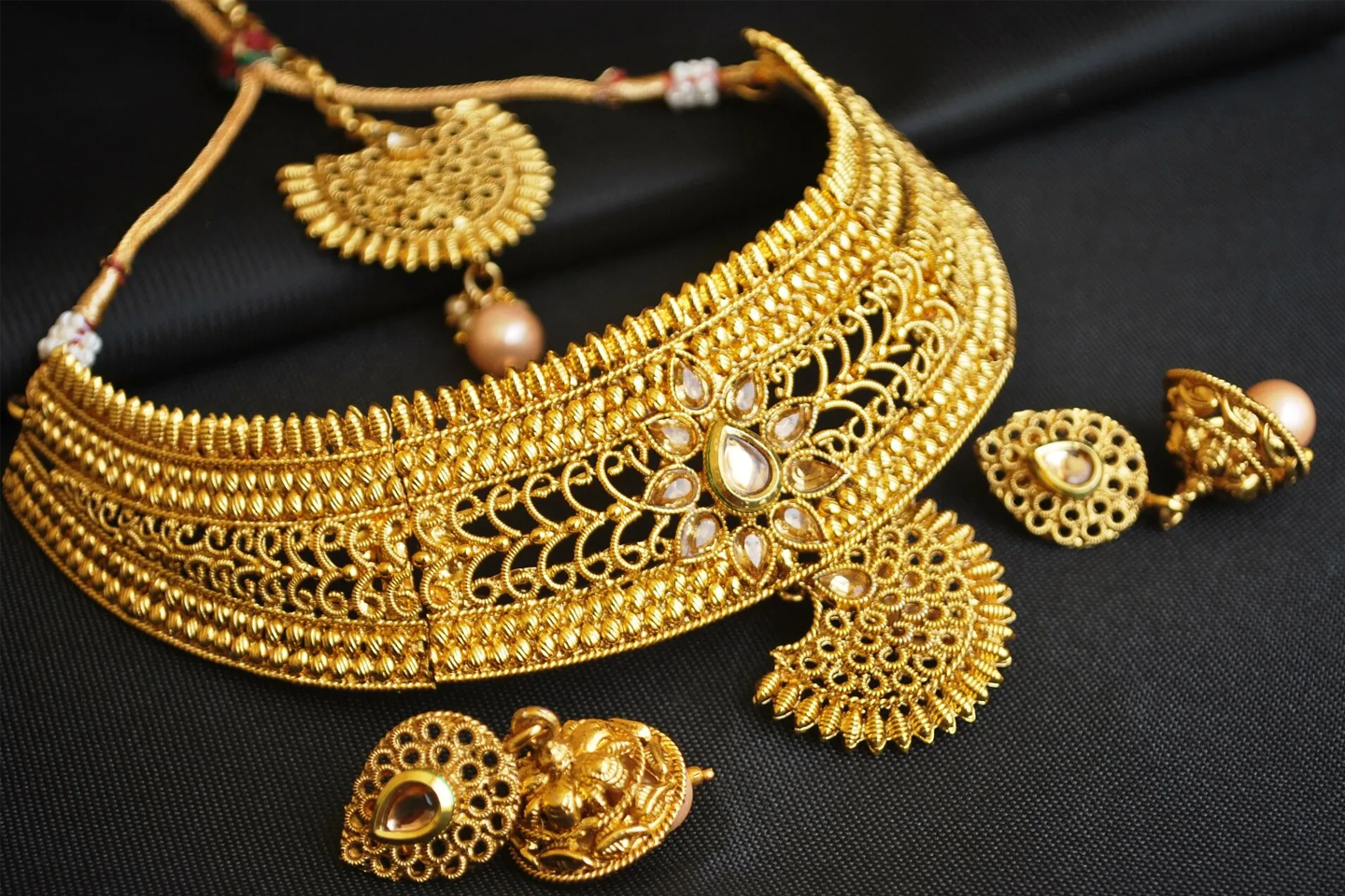 ماركات الذهب المشهورة: أسرار اختيار القطع الأرقى والأكثر جودة