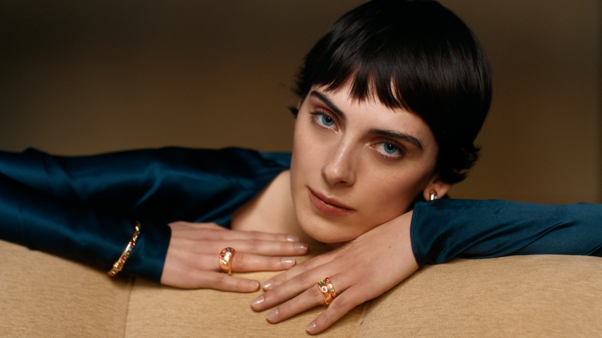 بوميلاتو تُبهج الألوان: إطلاق خاتمين رفيعين جديدين ضمن مجموعة إكونيكا 2026