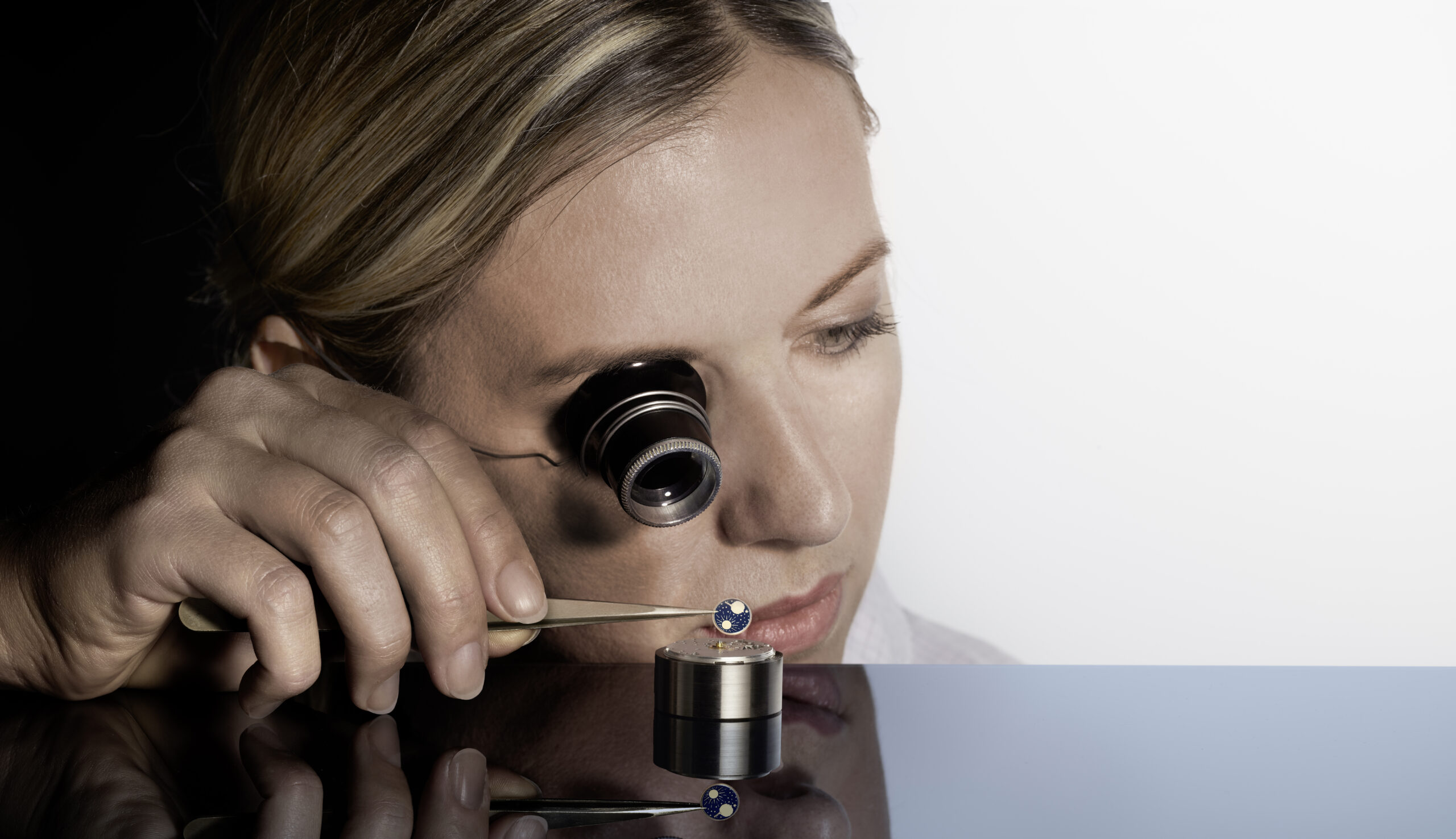 IWC في Watches & Wonders:  بين الابتكار التقني وسحر الروايات