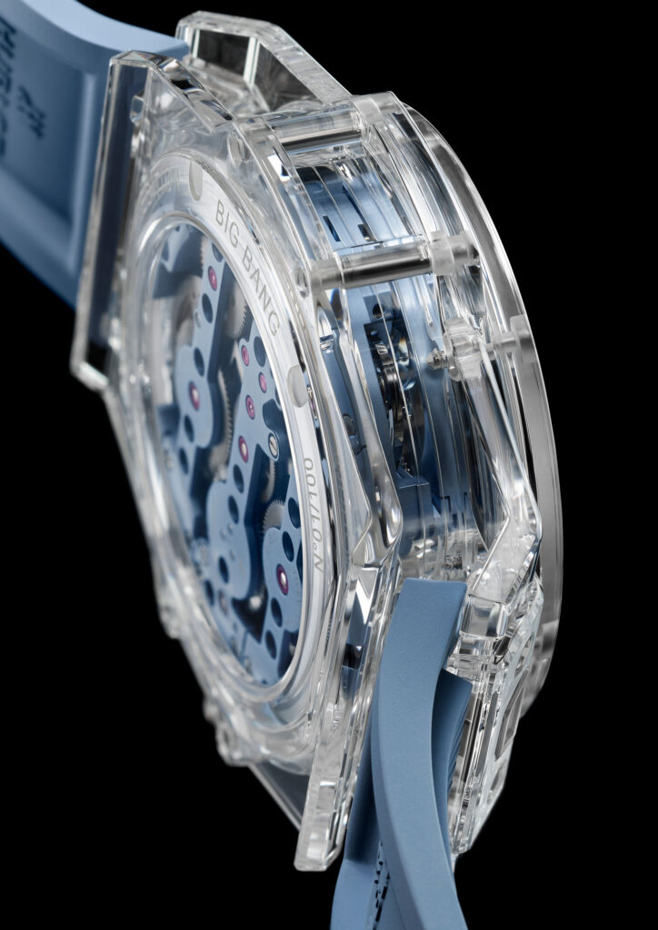 تفاصيل حركة Meca-10 المكشوفة داخل ساعة  Big Bang Sapphire Sky Blue 