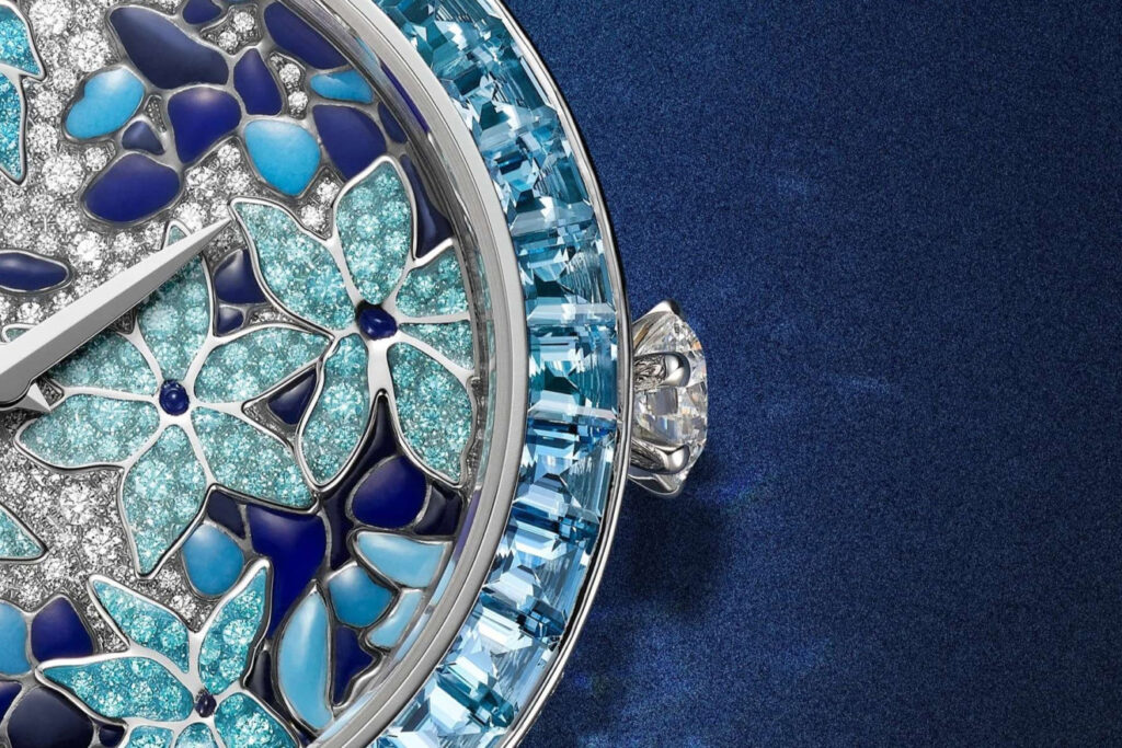 تيفاني‭ ‬آند‭ ‬كو‭ ‬تكشف‭ ‬عن‭ ‬ساعة‭ ‬ Eternity Enamel Clematis‭ ‬بالمينا‭ ‬والألماس