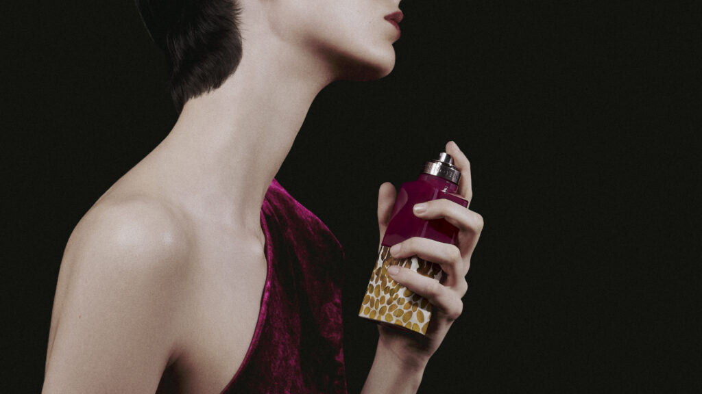 عطور  جديدة… إصدارات تروي حكاياتها بالنفحات والألوان والذكريات