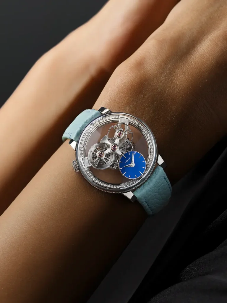 MB&F SP One Paved: 255 ألماسات تؤطر الحركة الميكانيكية العائمة
