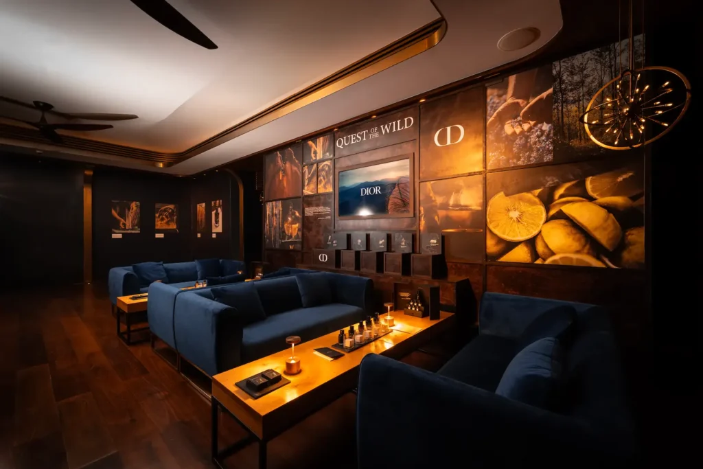ديور تكشف عن وجه جديد لعطر Sauvage Extrait نفحات العود تعيد رسم هويته العطرية